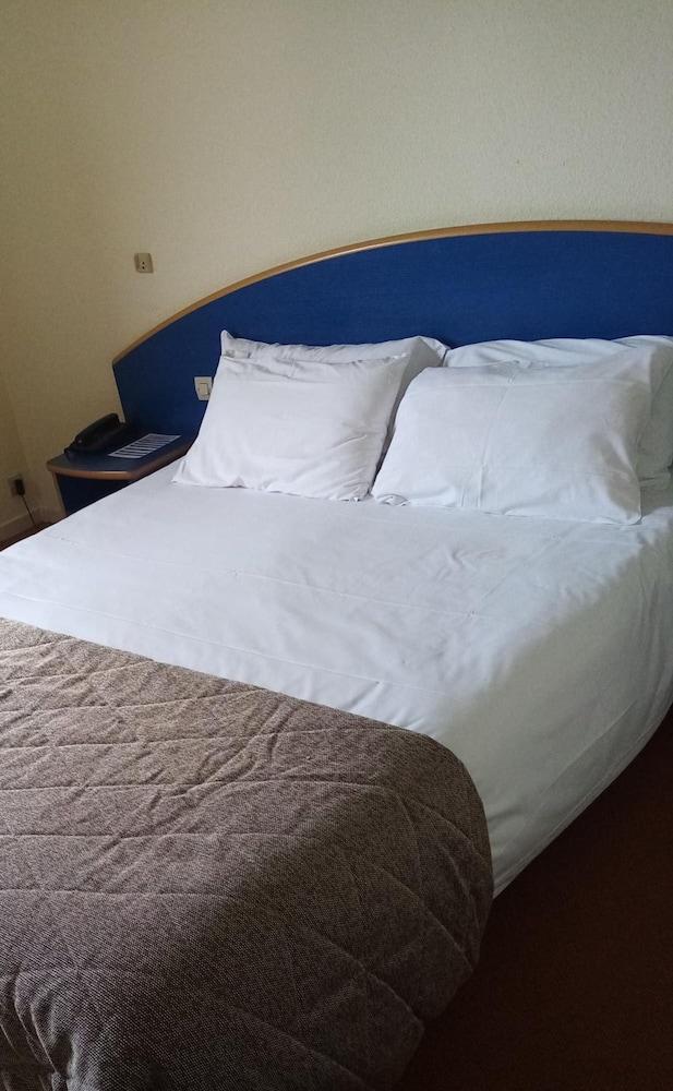 Cit'Hotel Les Alizes Лимож Экстерьер фото